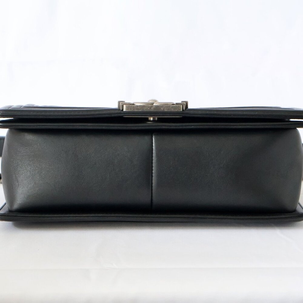 CHANEL Black Quilted Leather Shoulder Bag with Silver Hardware - Picture 5 of 14
